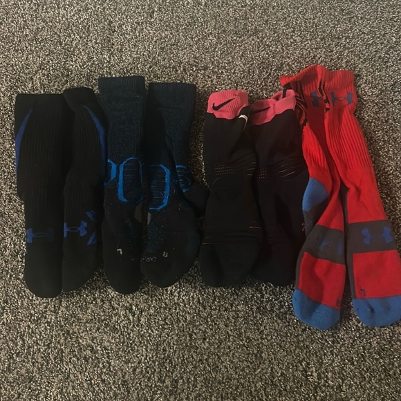 Four pairs f basketball socks - Picture 1 of 5